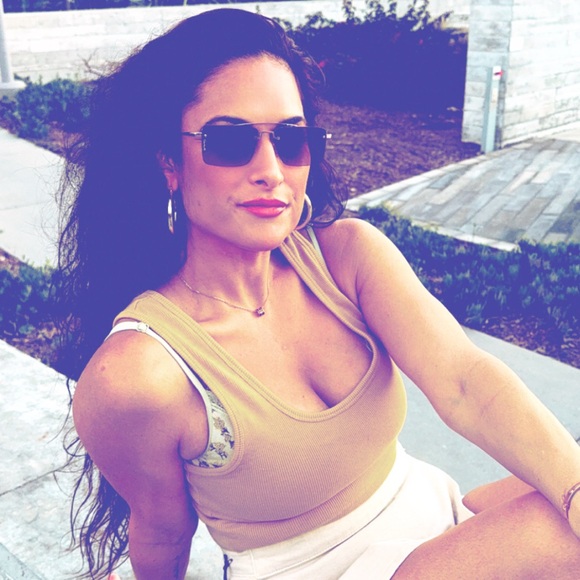 Stylish Women's Yellow Cropped Tank Top — image 3 of 8